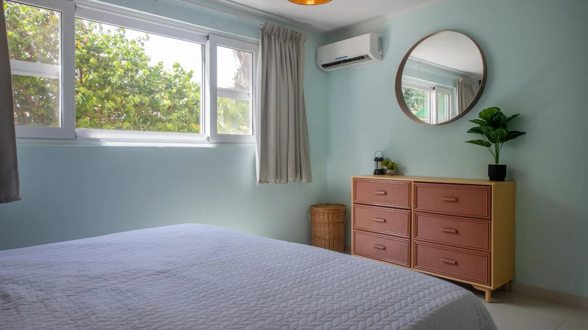 Sweet Escape - Entire Apartment On Private Resort Willemstad