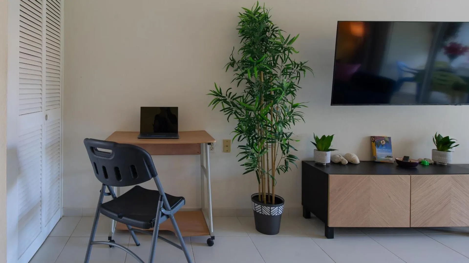 Sweet Escape - Entire Apartment On Private Resort Willemstad